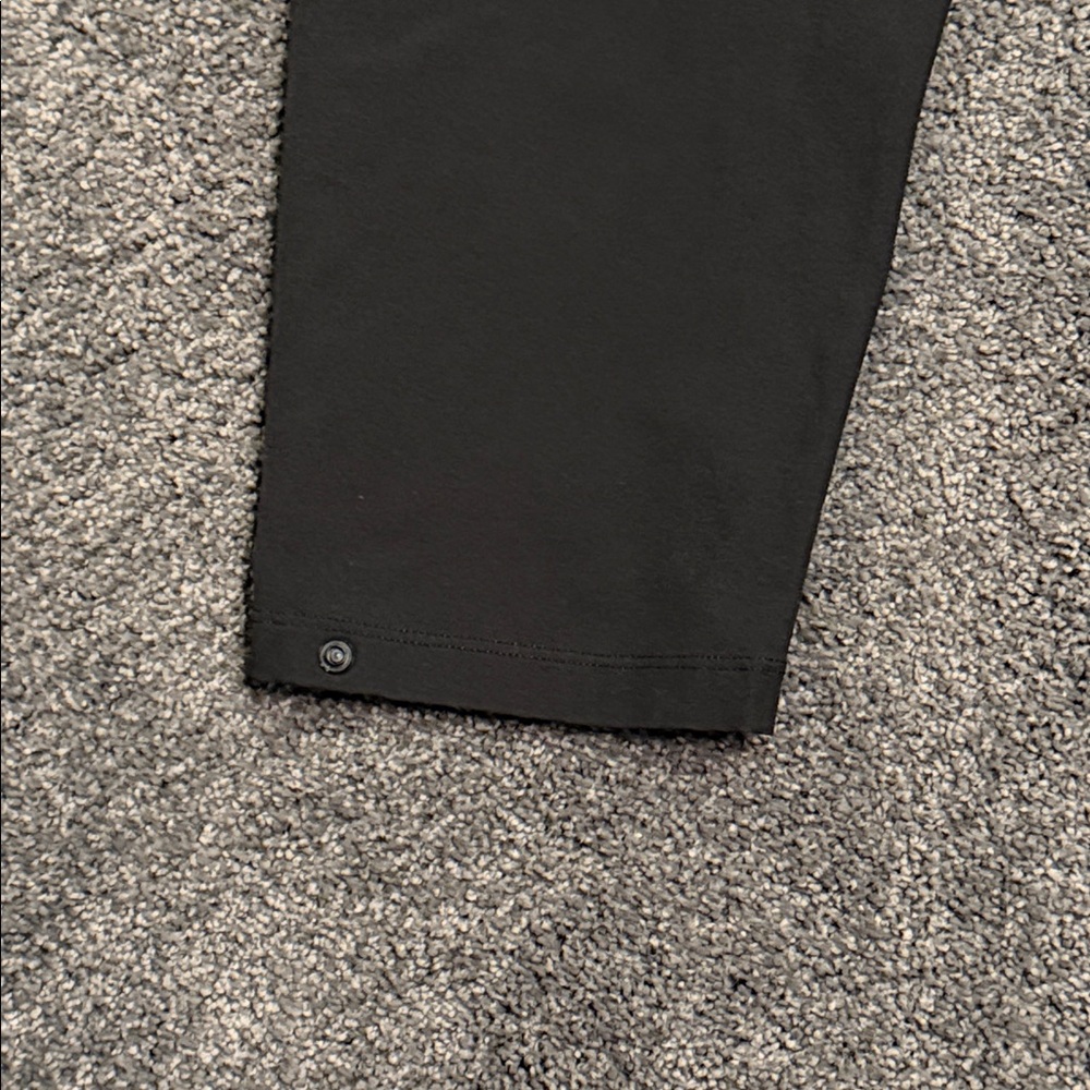 License to train lululemon men’s medium pants - Picture 3 of 4